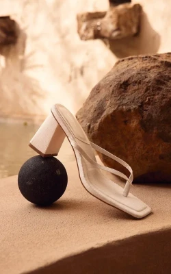 Śmietankowe klapki japonki (40)