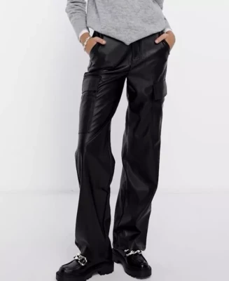 Czarne spodnie bojówki (38)