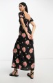 Czarna sukienka midi kwiaty (36)