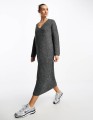 Szara dzianinowa sukienka v neck (S)
