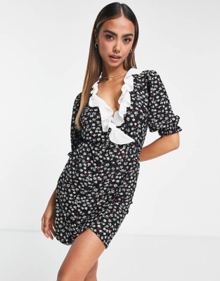 Czarna sukienka mini kwiaty (38)