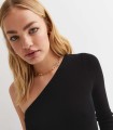 Czarna bluzka one shoulder (34)