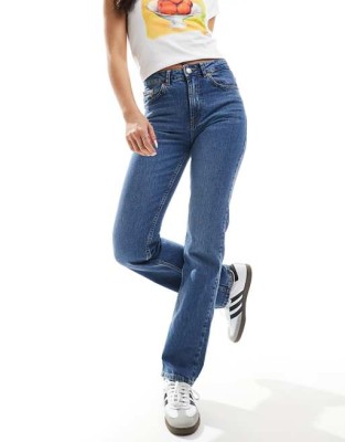 Niebieskie proste jeansy (32)