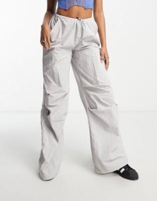 Szare spodnie cargo kieszenie (40)