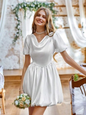 Biała satynowa sukienka bombka (S)