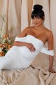 Śmietankowa sukienka off shoulder (42)