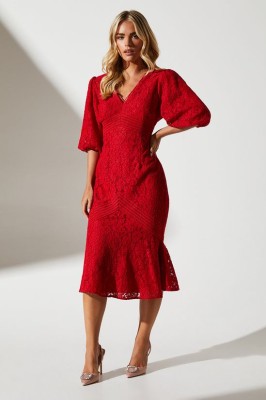 Czerwona koronkowa sukienka (32)