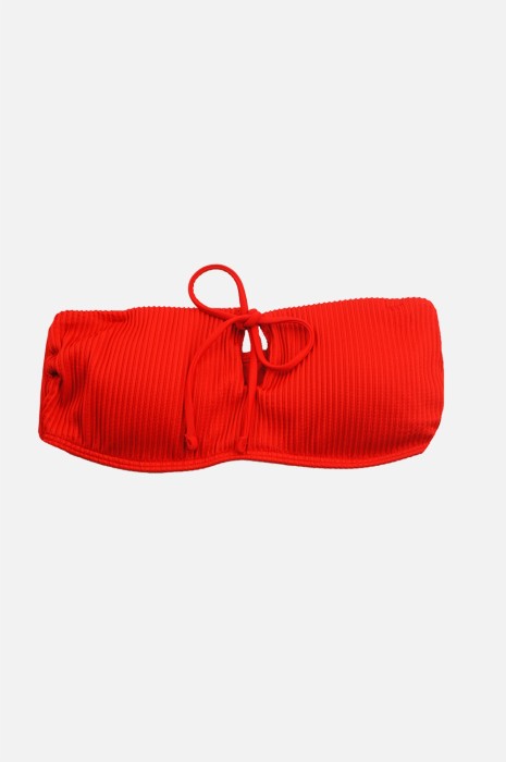 Czerwony prążkowany top bikini