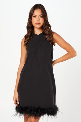 Czarna sukienka pióra (36)