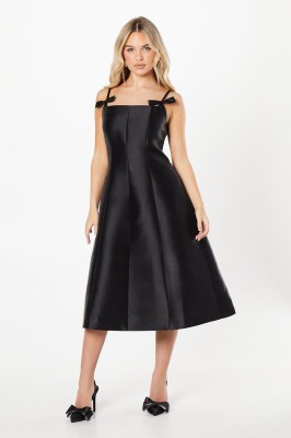 Czarna trapezowa sukienka kokardy (34)