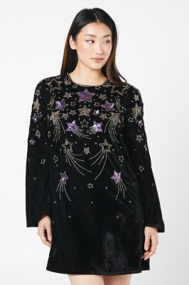 Czarna welurowa sukienka cekiny (40)