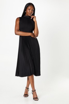 Czarna plisowana sukienka midi (42)