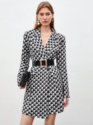 Wzorzysta sukienka blezer (S)