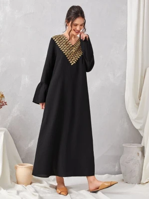 Czarna sukienka v neck (M)