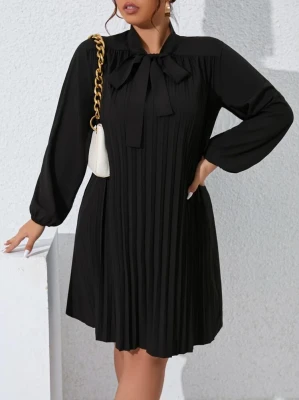 Czarna plisowana sukienka (3XL)