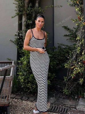 Dwukolorowa sukienka maxi cut out (L)