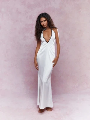 Biała satynowa sukienka maxi (M)