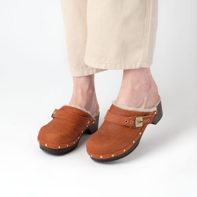 Brązowe chodaki futro (39)