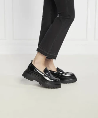 Masywne lakierowane mokasyny (37)