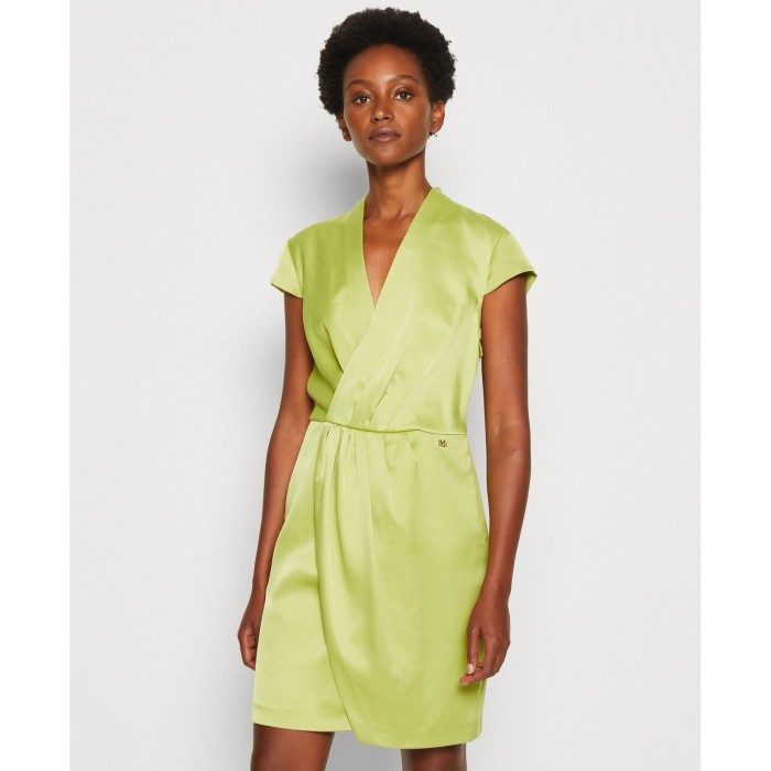 Pistacjowa satynowa sukienka (42)