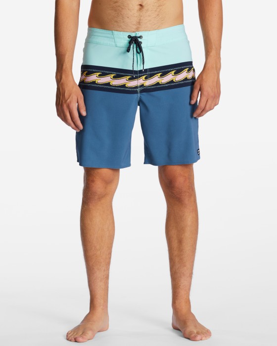 Kolorowe boardshorty logo (34)