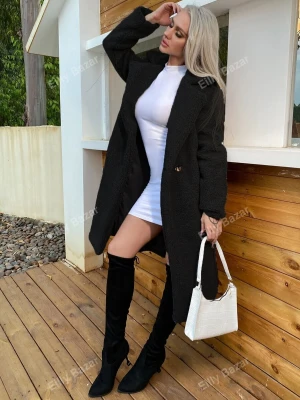 Czarny pluszowy płaszcz (M)