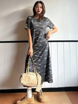 Kolorowa sukienka midi moro (S)