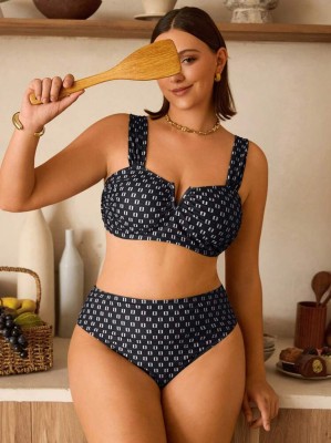 Czarny strój dwuczęściowy wzór (0XL)