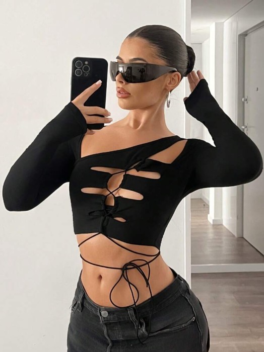 Czarny top cut out (XS)