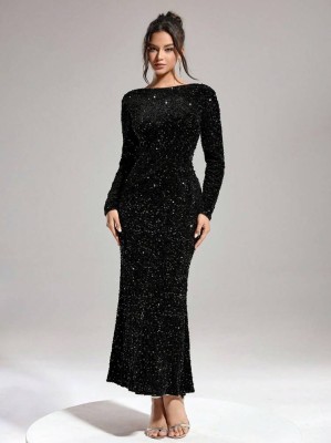 Czarna cekinowa sukienka midi (M)