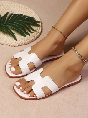 Śmietankowe klapki płaski obcas (36,5)