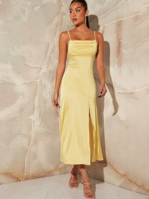 Żółta satynowa sukienka rozcięcie (S)