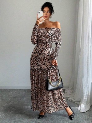 Jasnobrązowa sukienka wzór (XL)