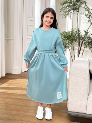 Niebieska dresowa sukienka nadruk (12L)