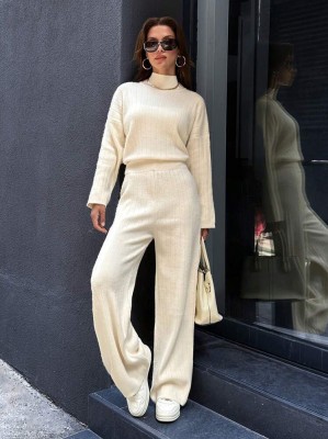 Dzianinowy zestaw ecru