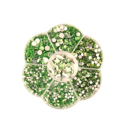 Jasnozielone cyrkonie etui