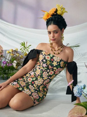 Czarna sukienka mini kwiaty (S)