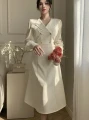 Ecru sukienka midi guziki (M)