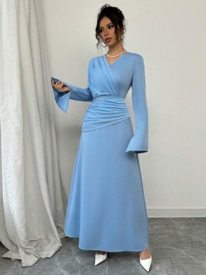 Niebieska sukienka rozcięcia (S)