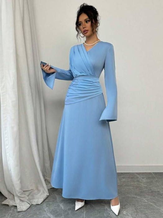 Niebieska sukienka rozcięcia (S)