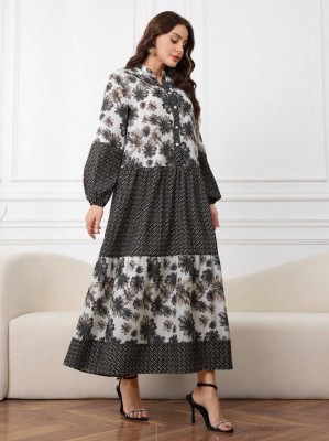 Czarno biała sukienka wzory (M)