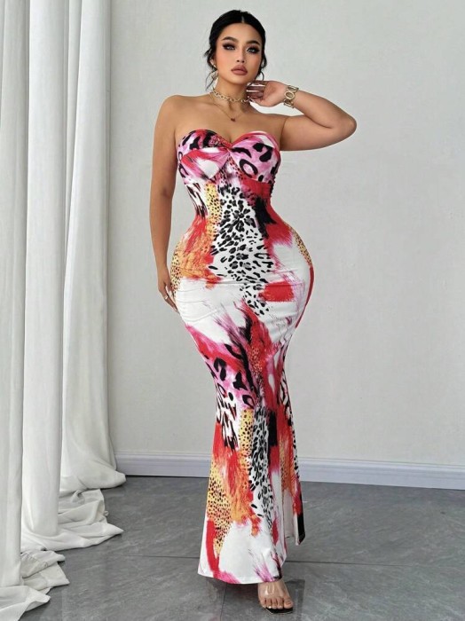 Wzorzysta sukienka maxi (5XL)