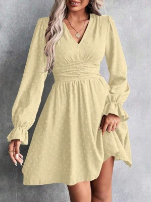 Beżowa sukienka v neck (S)