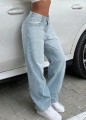 Jasnoniebieskie luźne jeansy (L)