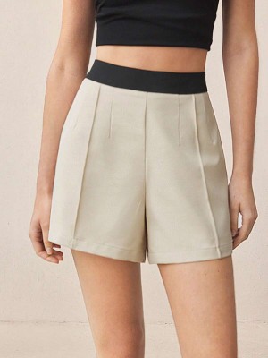 Beżowe szorty zaszewki (M)