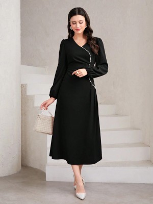 Czarna sukienka midi perły (M)