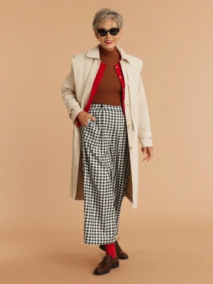 Czarno białe spodnie zaszewki wzór (L)