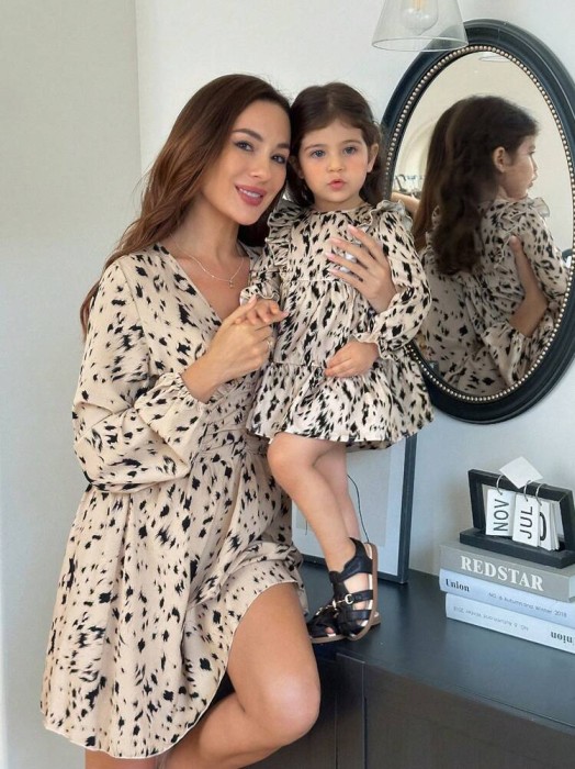 Beżowa sukienka wzór (12-18M)