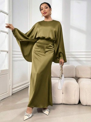 Satynowa sukienka peleryna (S)