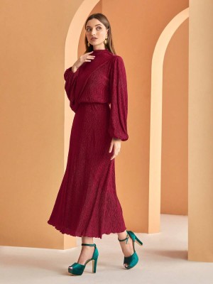 Bordowa teksturowana sukienka (S)